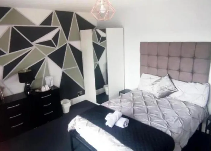Old Trafford Guest House