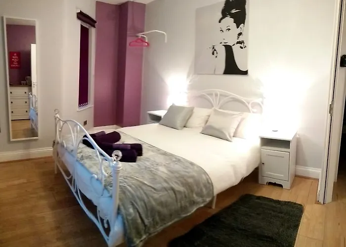 Old Trafford Guest House