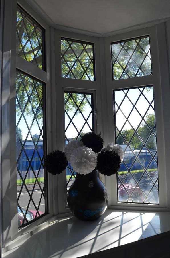 Bed & Breakfast Old Trafford 2*
