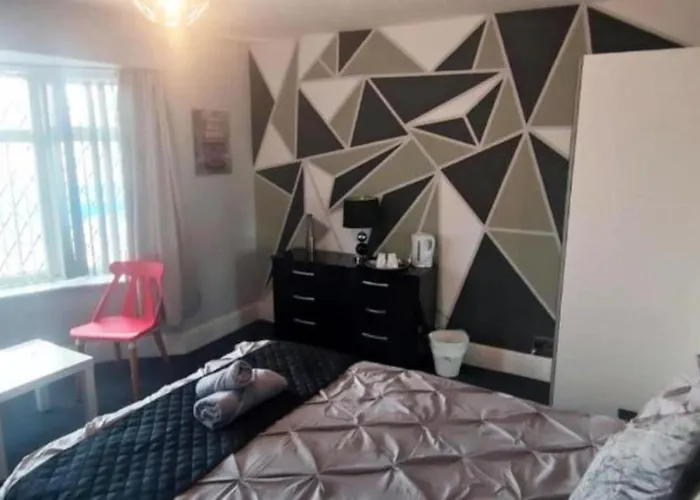 Old Trafford Guest House